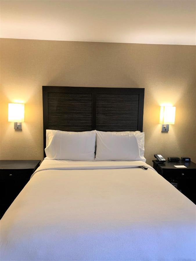 Holiday Inn Dublin - Pleasanton By Ihg Exterior photo